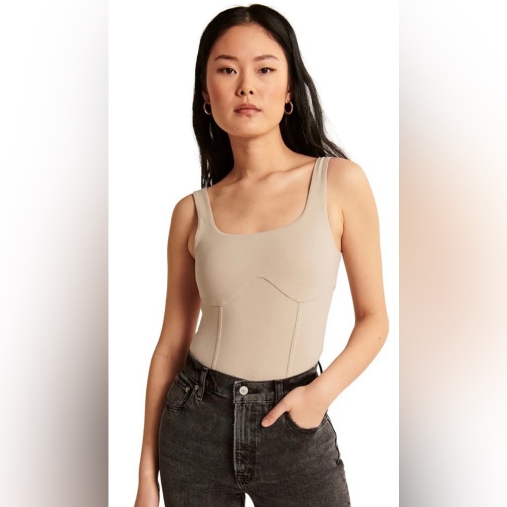 🌻Abercrombie & Fitch Cream Seamless Fabric Corset Bodysuit